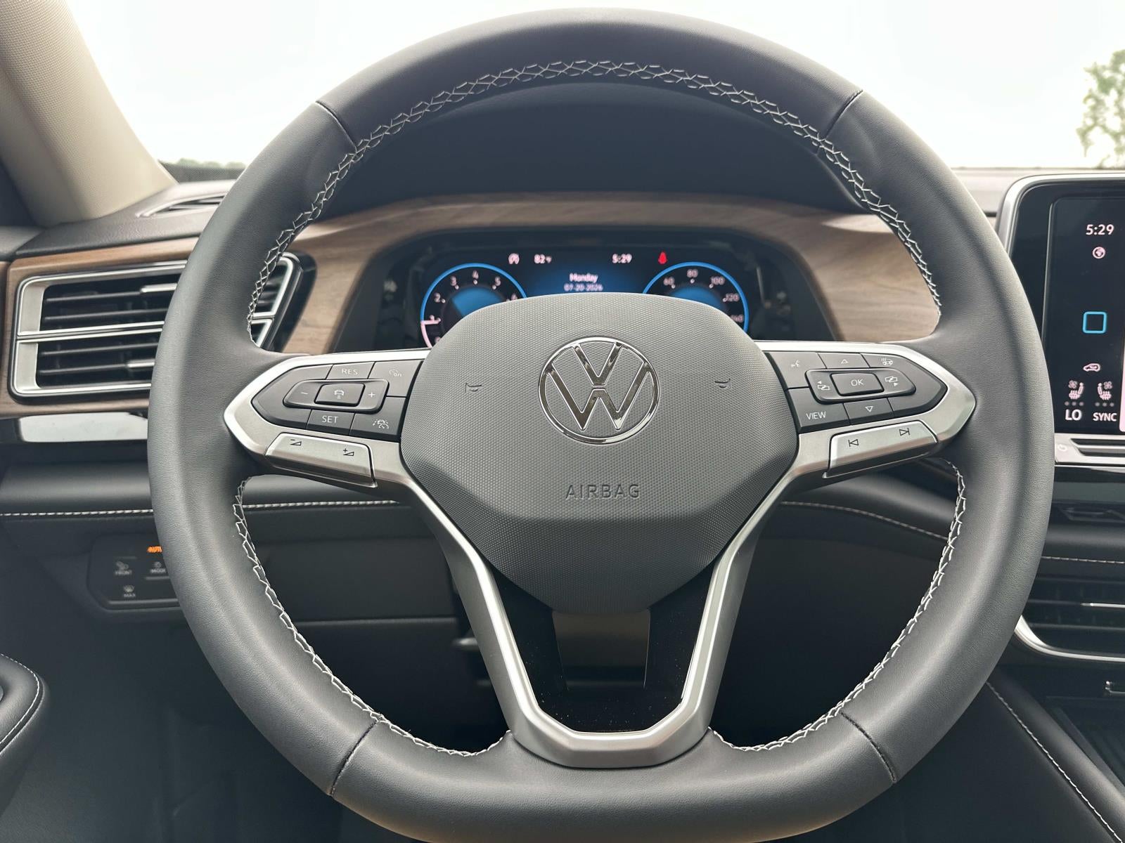 2026 Volkswagen Atlas 2.0T SE w/Technology 4MOTION