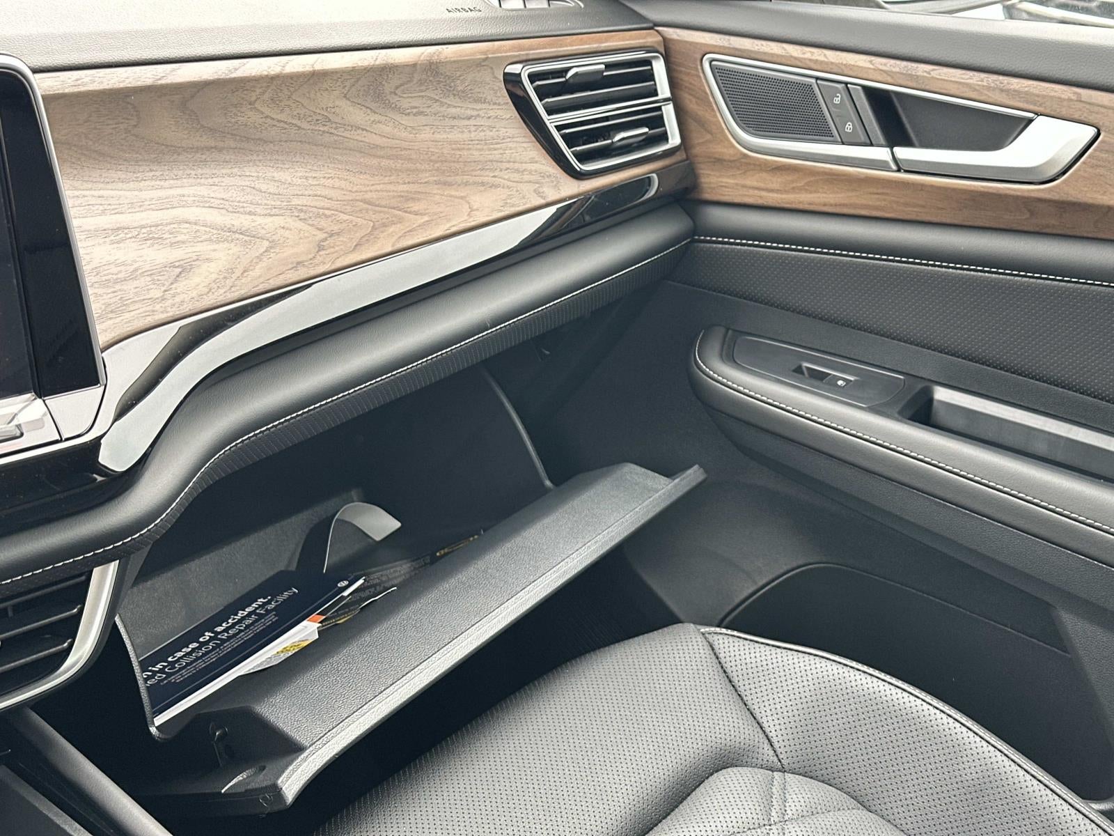 2026 Volkswagen Atlas 2.0T SE w/Technology 4MOTION