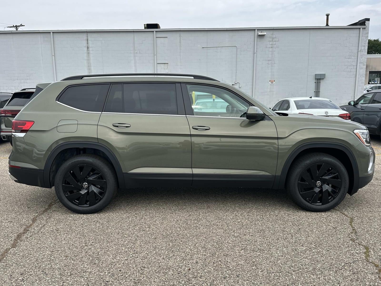 2026 Volkswagen Atlas 2.0T SE w/Technology 4MOTION