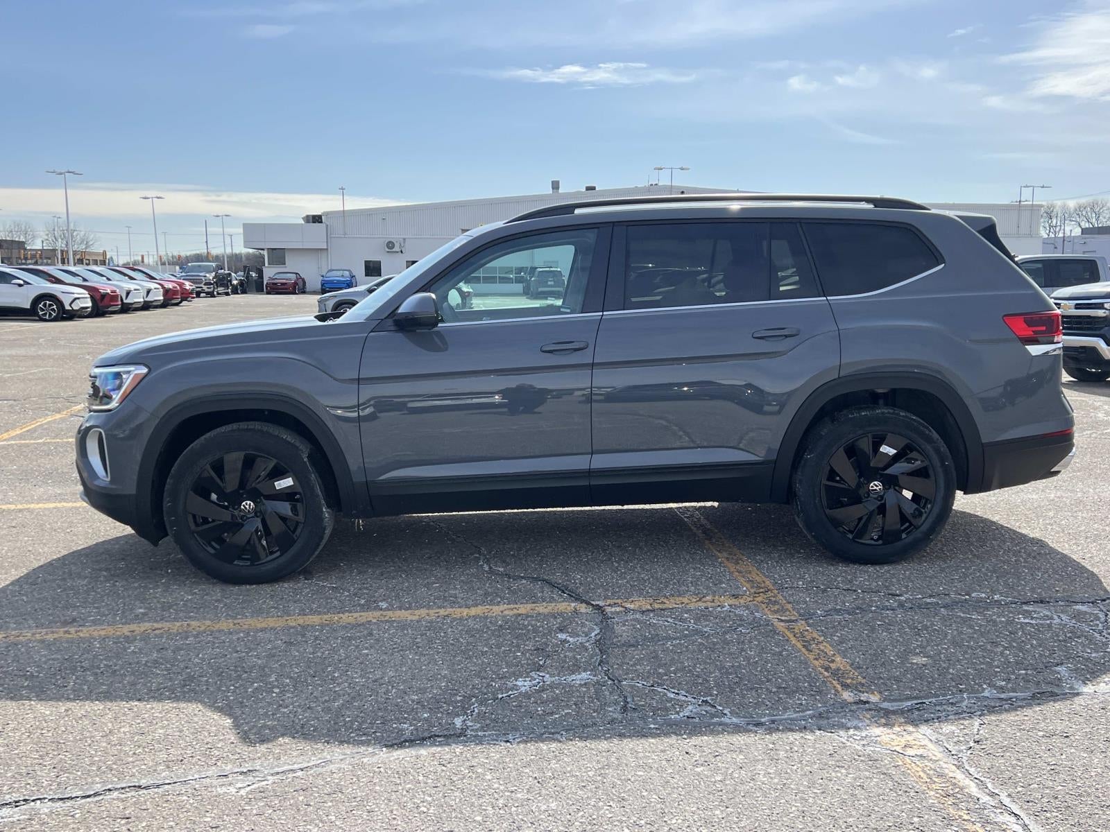 2026 Volkswagen Atlas 2.0T SE w/Technology 4MOTION