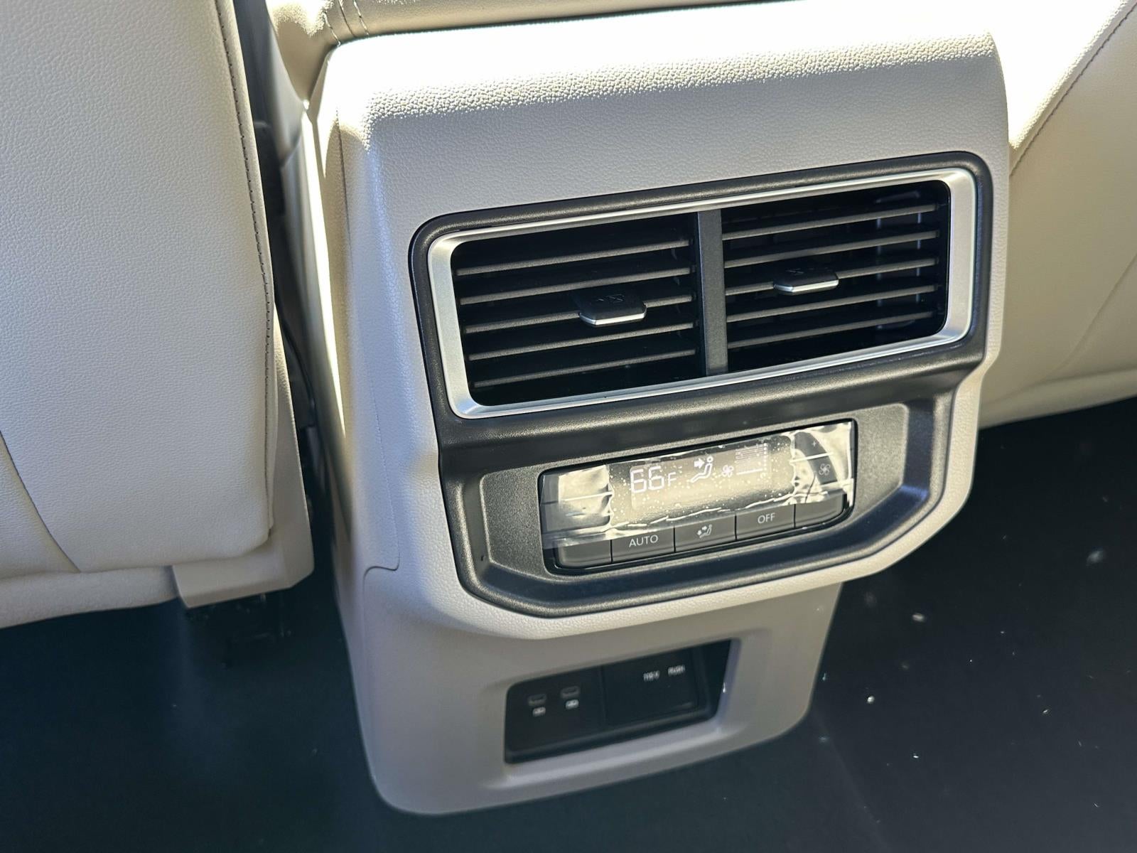 2025 Volkswagen Atlas 2.0T SE w/Technology 4MOTION