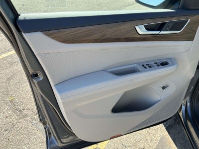 2025 Volkswagen Atlas 2.0T SE w/Technology 4MOTION