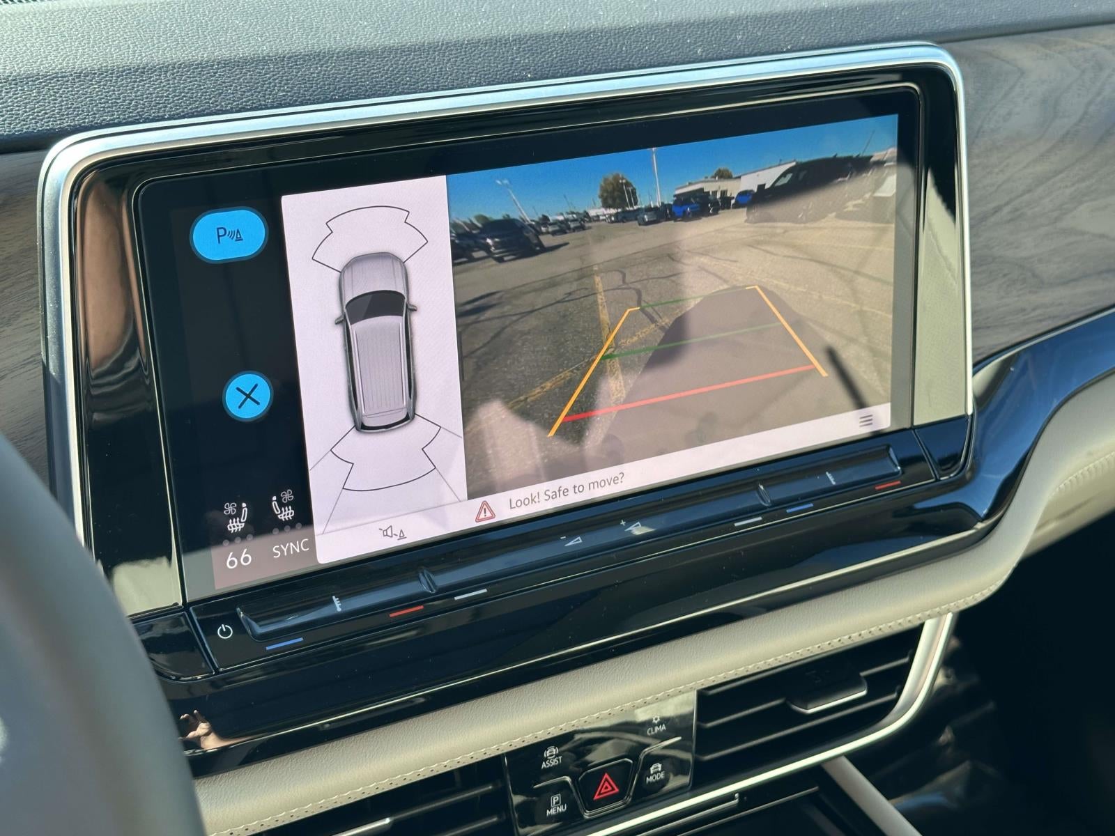 2025 Volkswagen Atlas 2.0T SE w/Technology 4MOTION