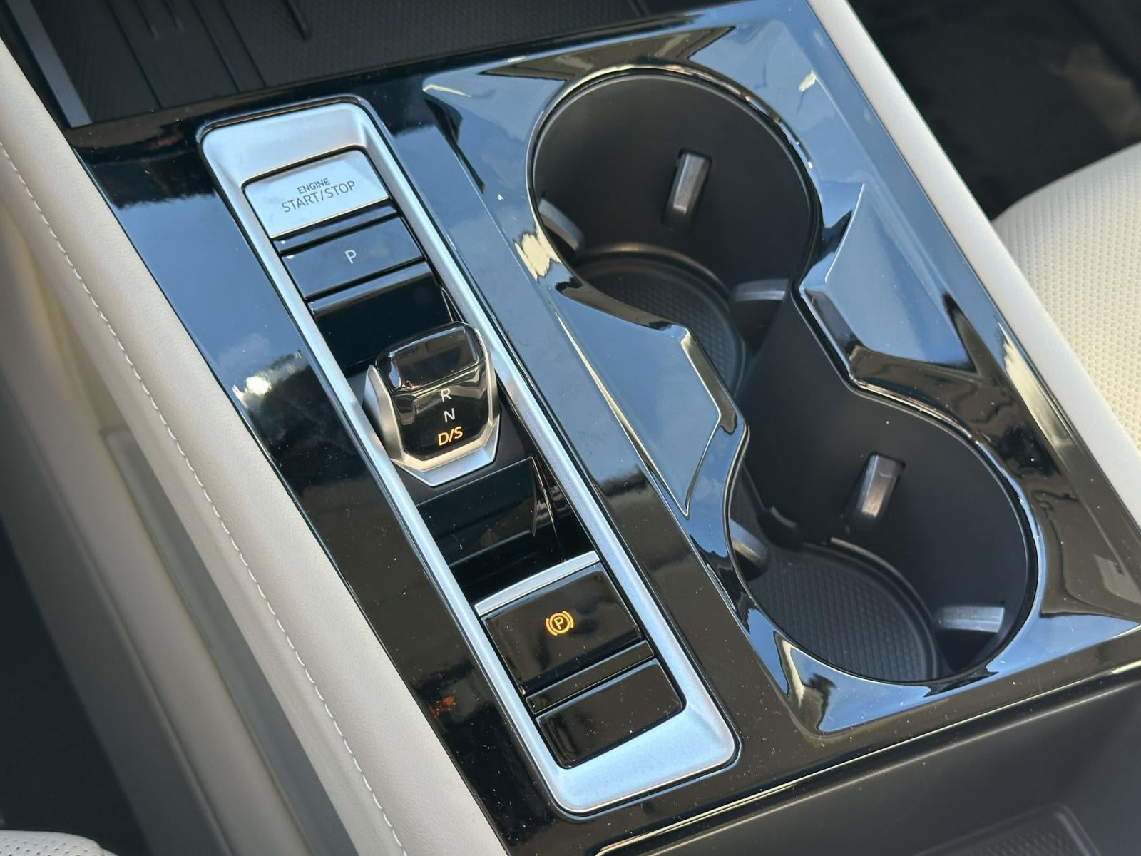 2025 Volkswagen Atlas 2.0T SE w/Technology 4MOTION