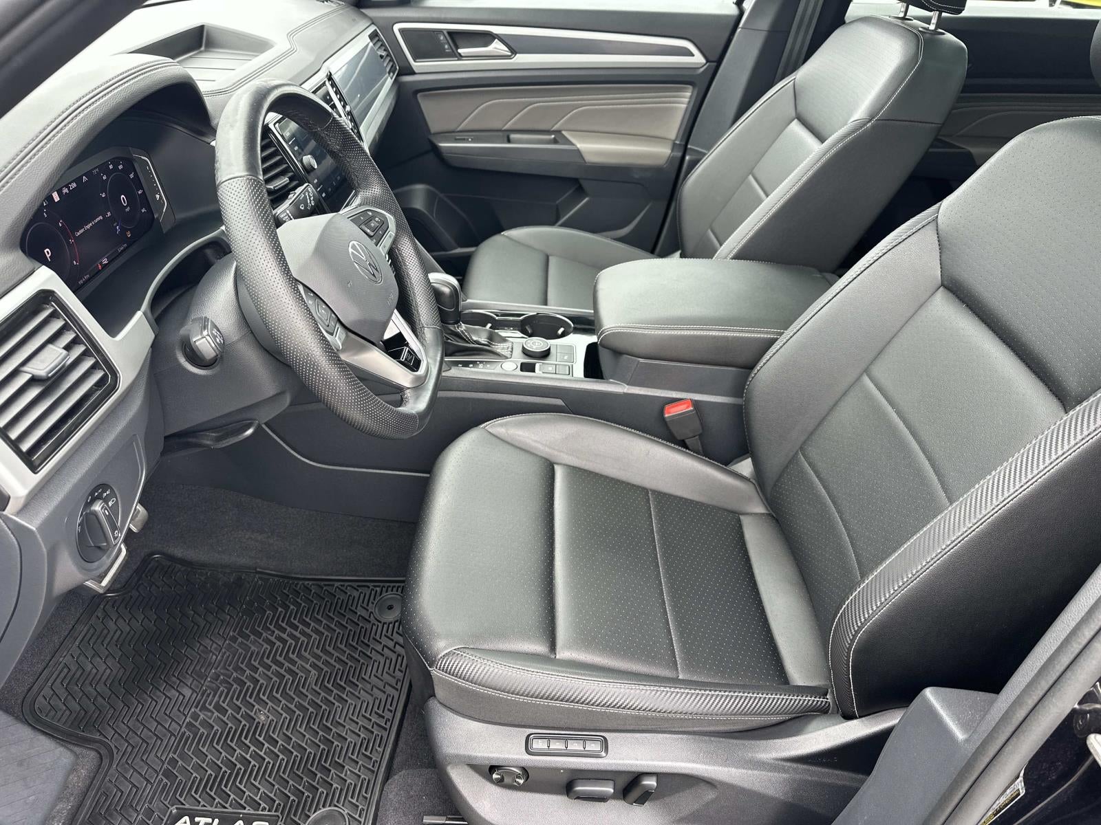 2023 Volkswagen Atlas Cross Sport 2.0T SEL R-Line Black 4MOTION