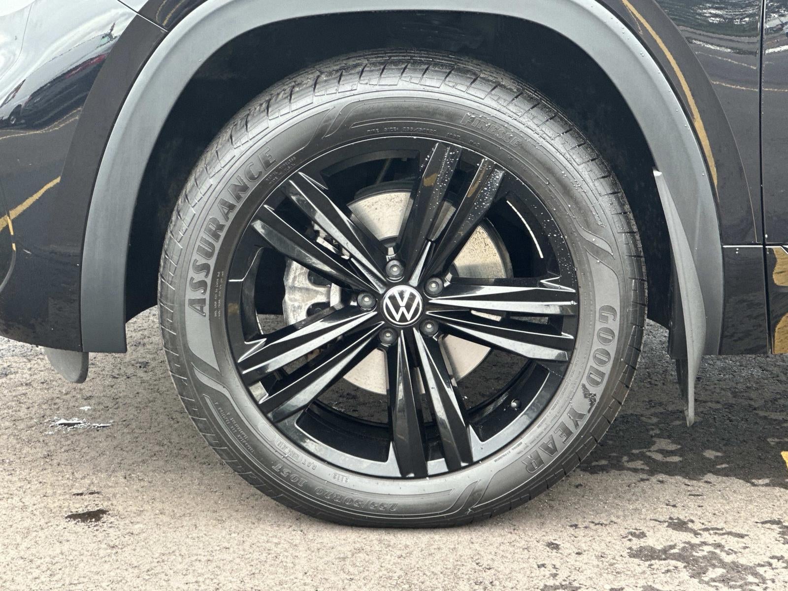 2023 Volkswagen Atlas Cross Sport 2.0T SEL R-Line Black 4MOTION