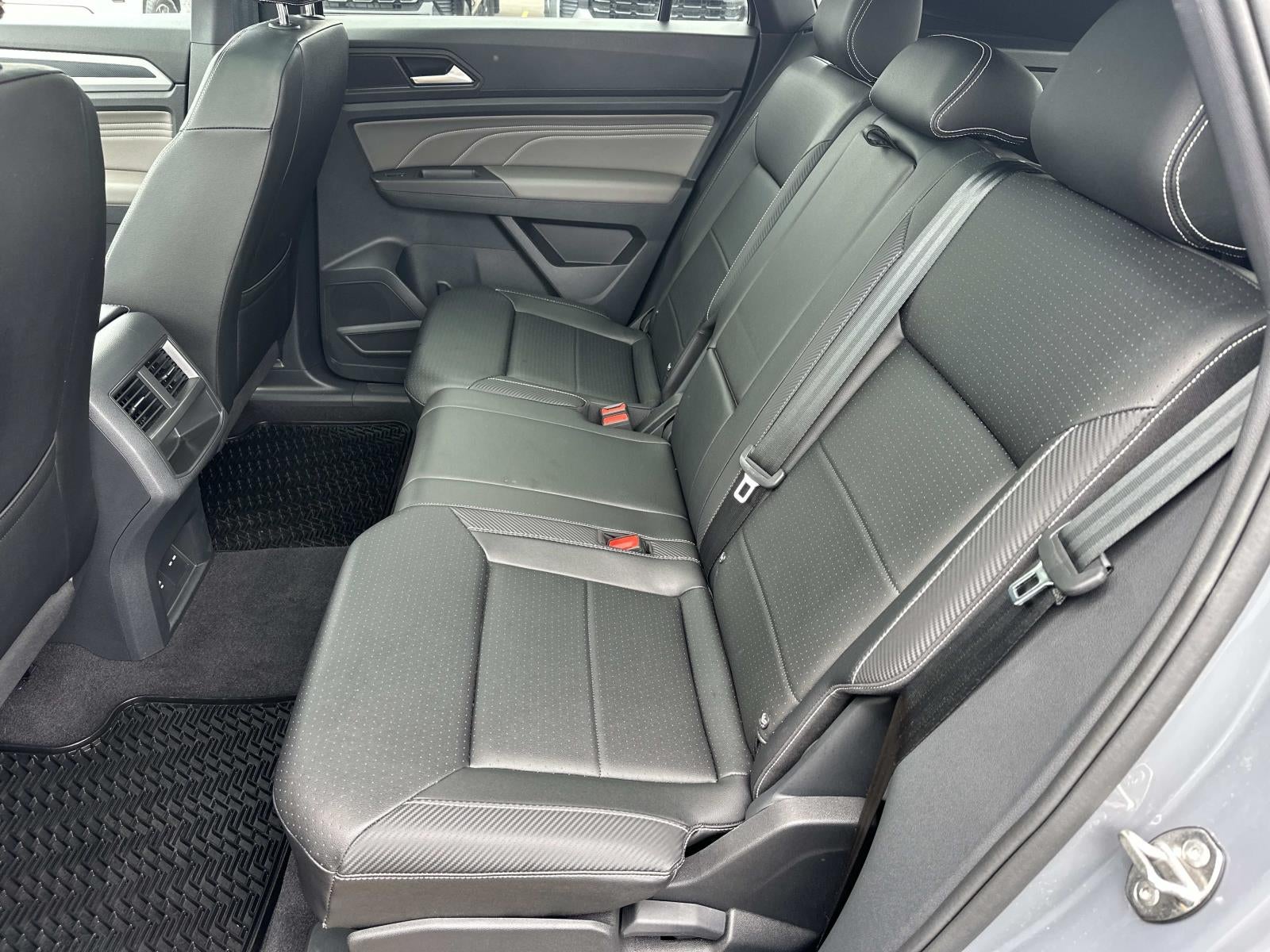 2023 Volkswagen Atlas Cross Sport 2.0T SEL R-Line Black 4MOTION