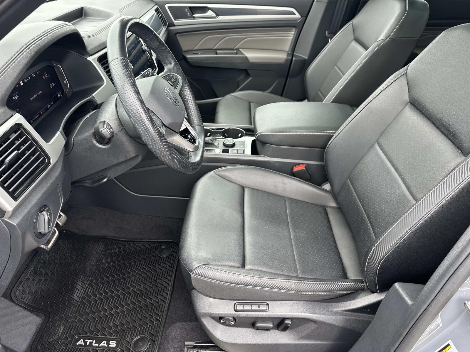 2023 Volkswagen Atlas Cross Sport 2.0T SEL R-Line Black 4MOTION