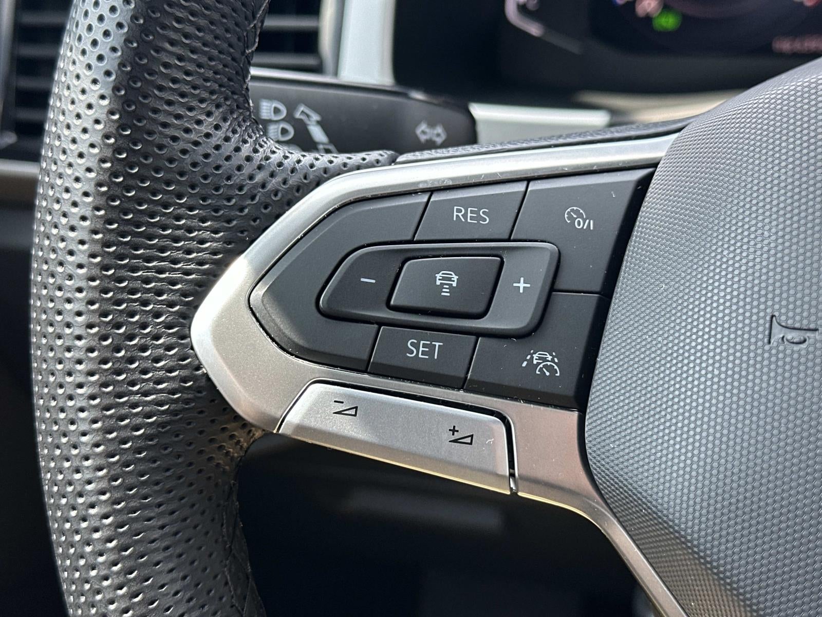 2023 Volkswagen Atlas Cross Sport 3.6L V6 SEL 4MOTION