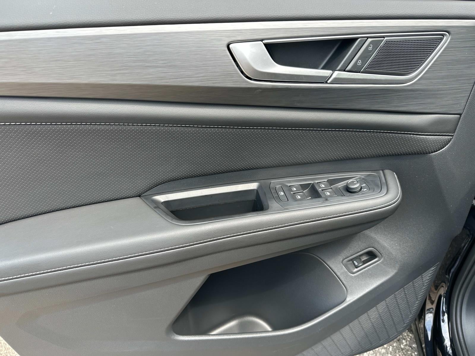 2025 Volkswagen Atlas Cross Sport 2.0T SE w/Technology FWD