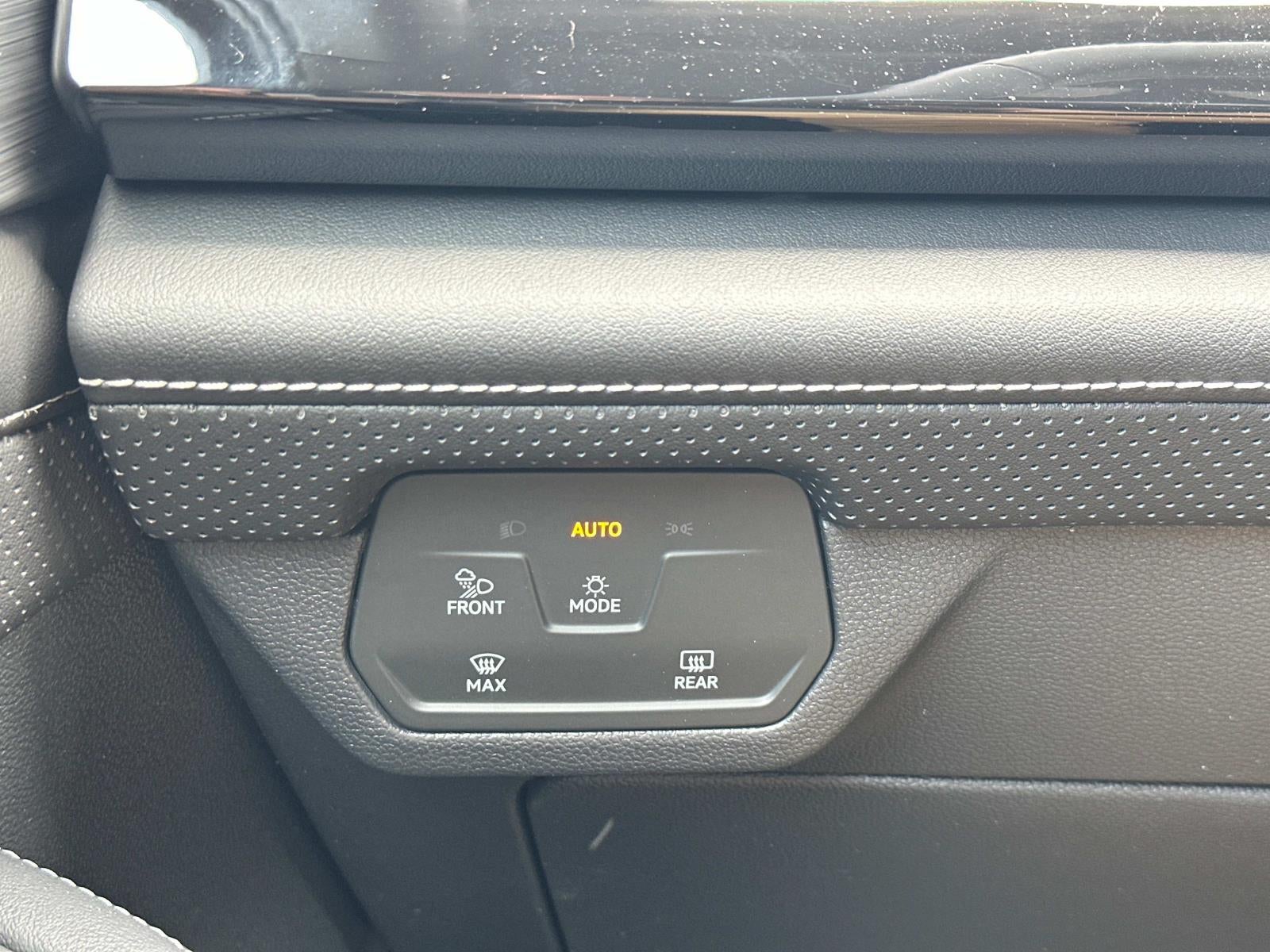 2025 Volkswagen Atlas Cross Sport 2.0T SE w/Technology FWD