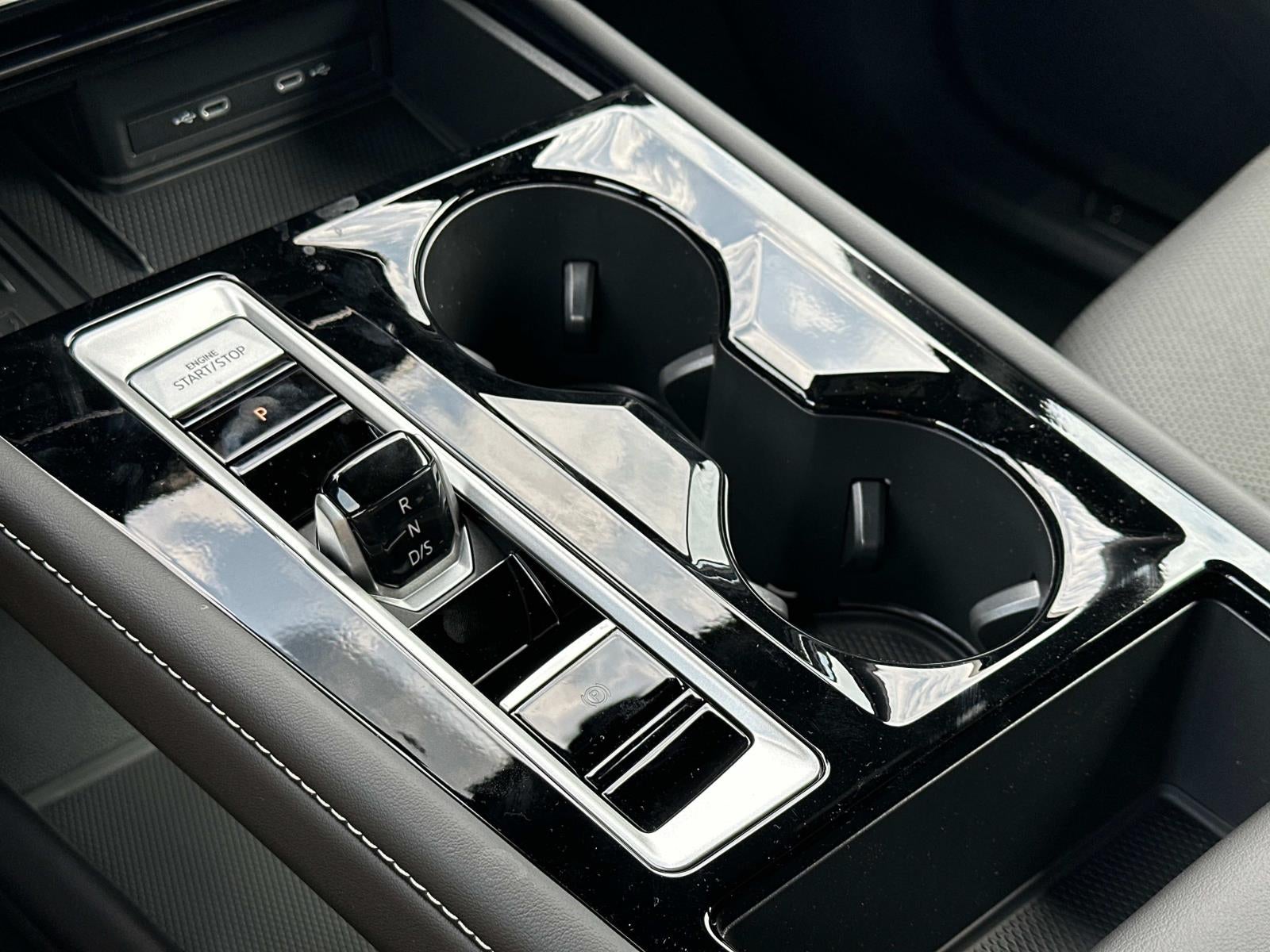 2025 Volkswagen Atlas Cross Sport 2.0T SE w/Technology FWD