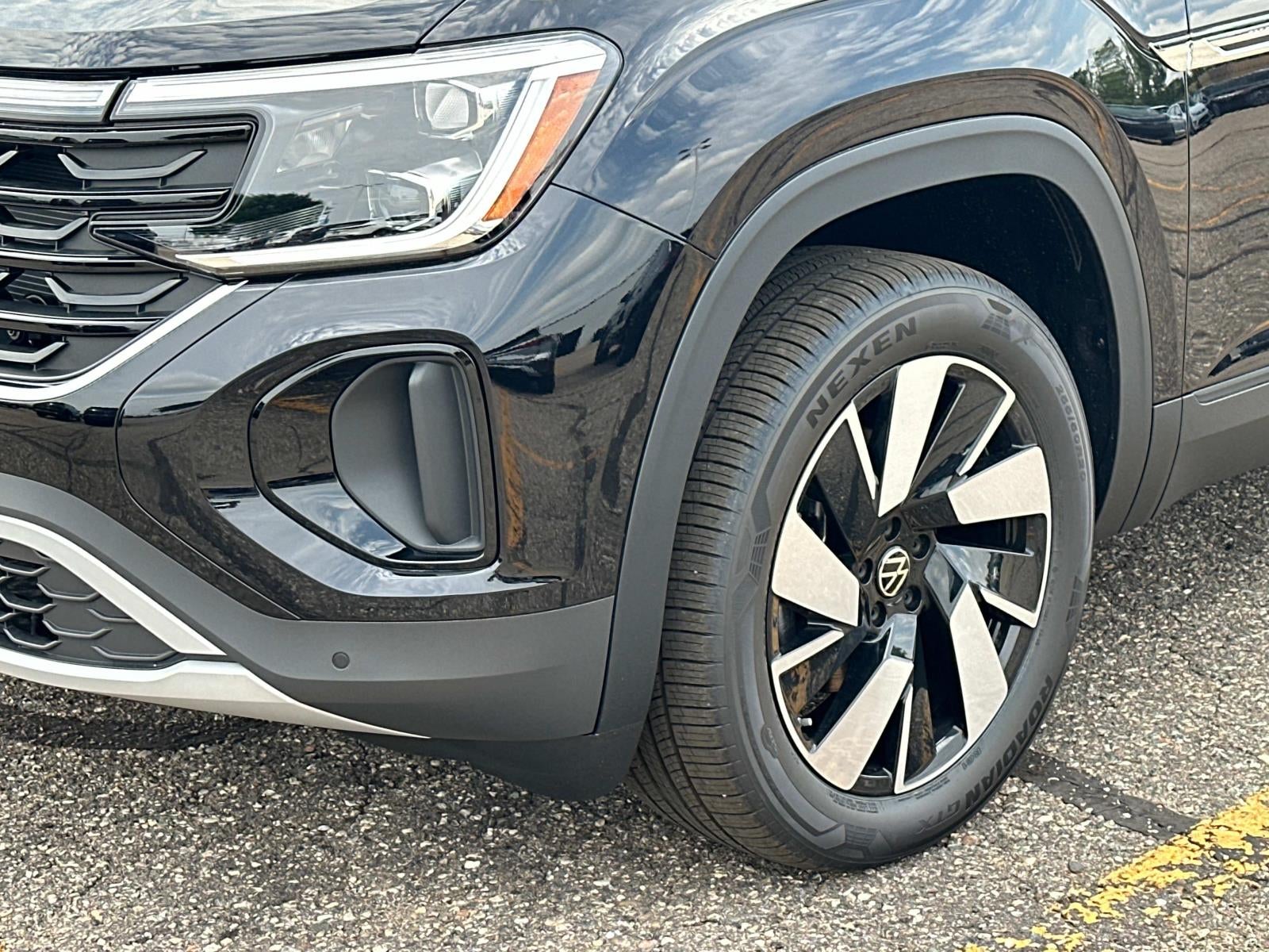 2025 Volkswagen Atlas Cross Sport 2.0T SE w/Technology FWD