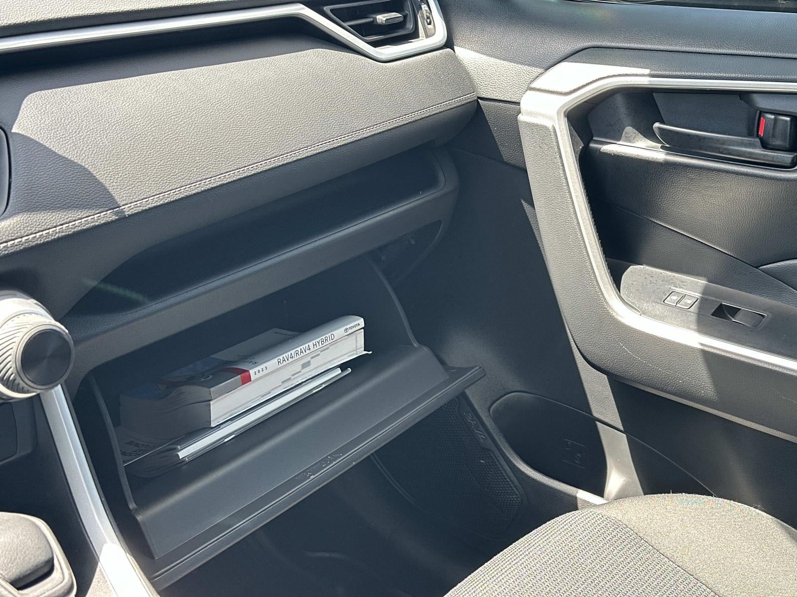 2023 Toyota RAV4 LE FWD (Natl)