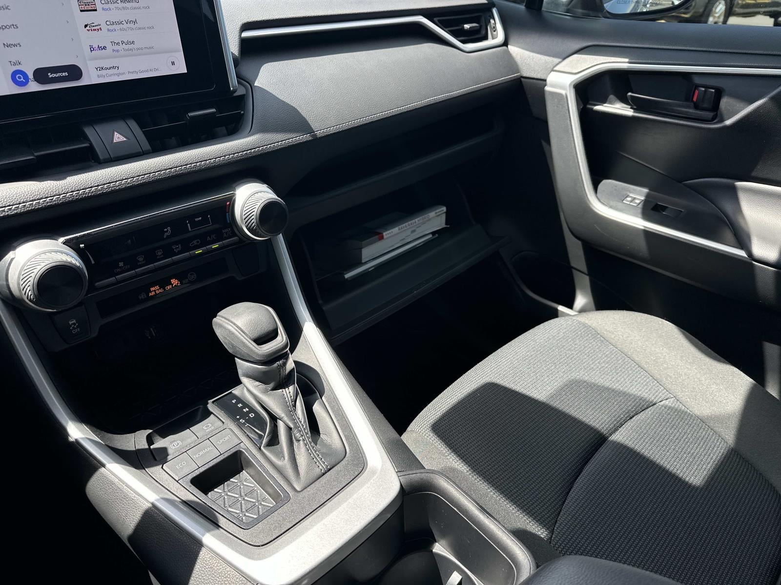 2023 Toyota RAV4 LE FWD (Natl)