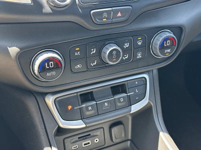 2024 GMC Terrain FWD 4dr SLT