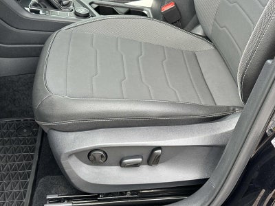 2025 Volkswagen Taos SE Black 4MOTION