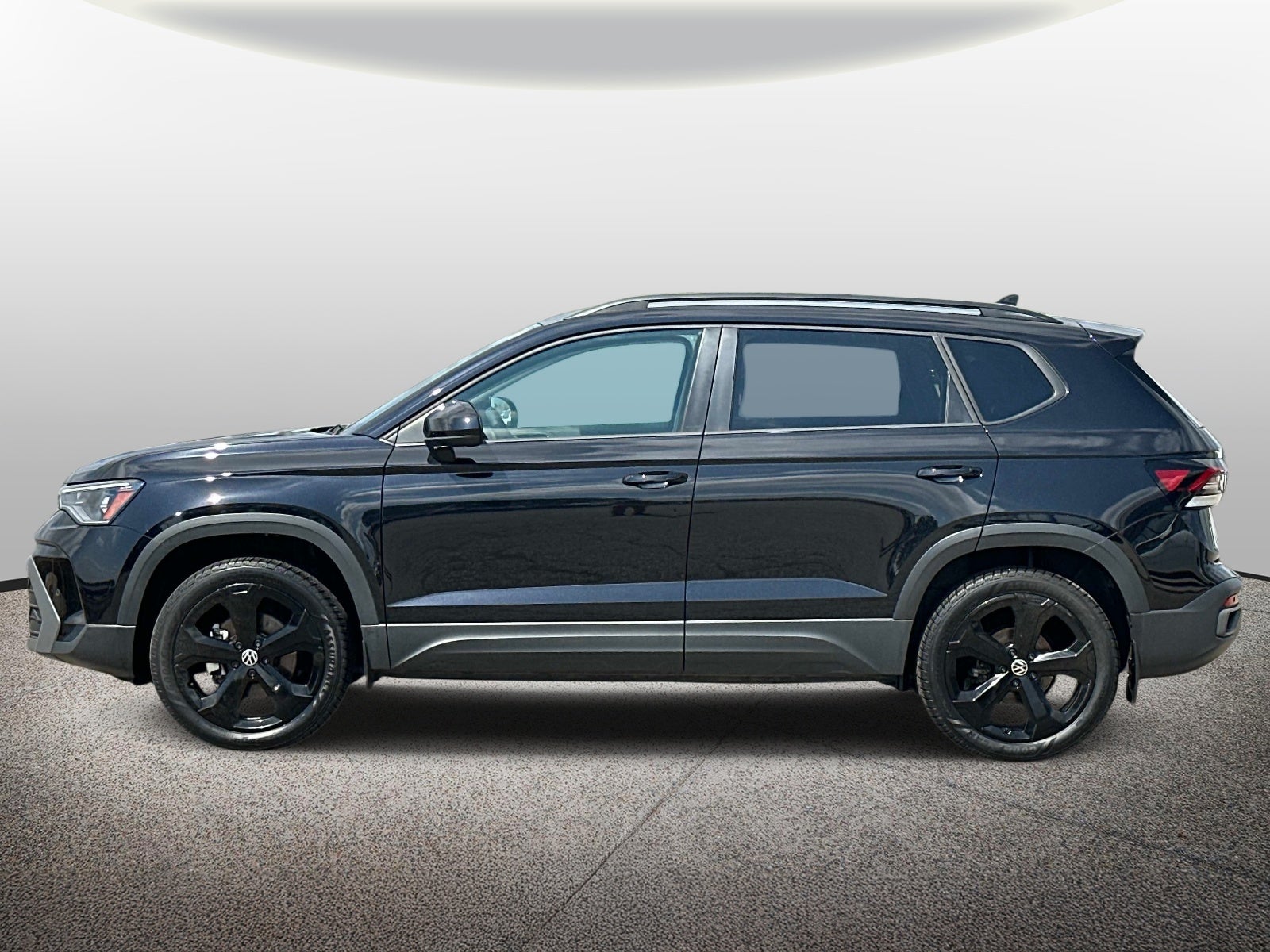 2025 Volkswagen Taos SE Black 4MOTION