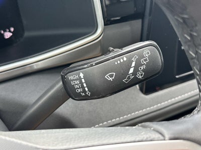 2025 Volkswagen Taos SE Black 4MOTION