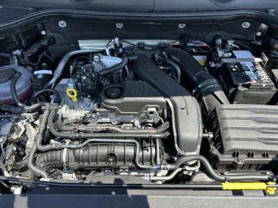 2026 Volkswagen Taos SE Black 4MOTION
