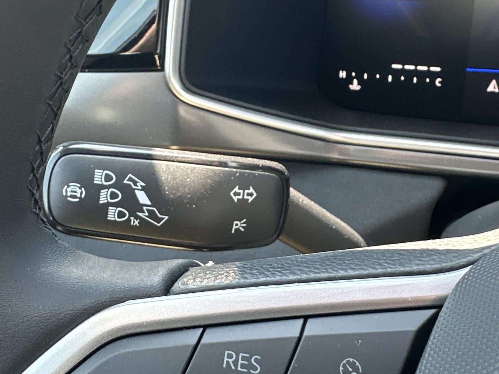 2026 Volkswagen Taos SE Black 4MOTION