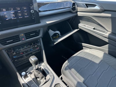 2026 Volkswagen Taos SE Black 4MOTION