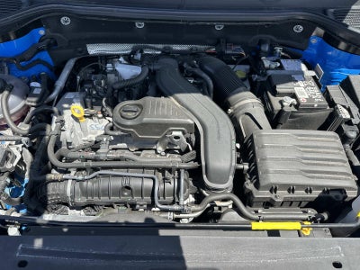 2025 Volkswagen Taos SE Black 4MOTION