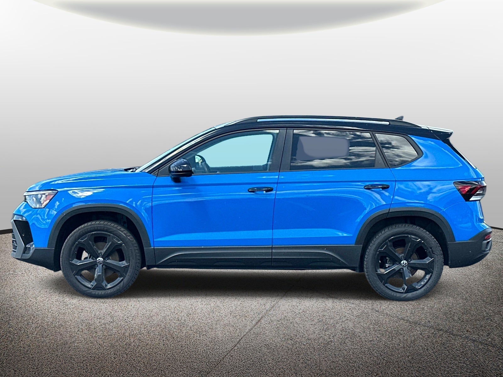 2025 Volkswagen Taos SE Black 4MOTION