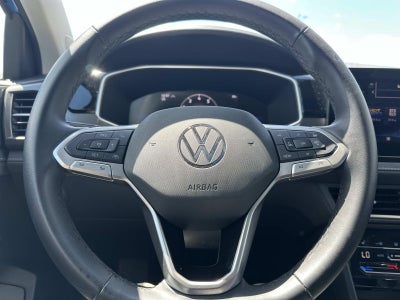 2025 Volkswagen Taos SE Black 4MOTION