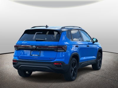 2025 Volkswagen Taos SE Black 4MOTION