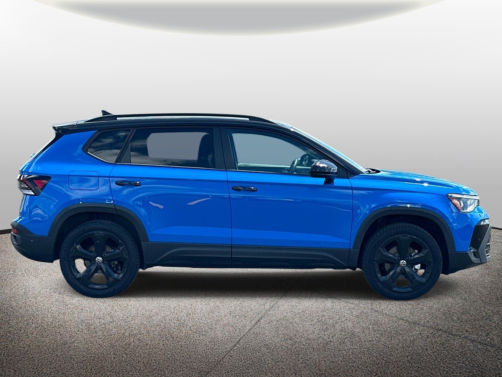 2025 Volkswagen Taos SE Black 4MOTION