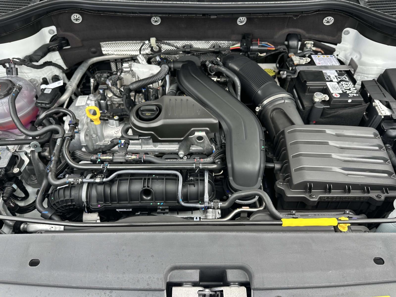 2026 Volkswagen Taos 1.5T SE Black