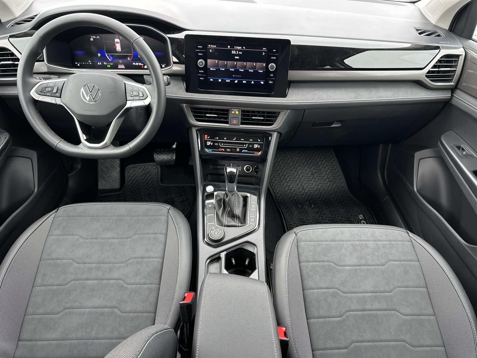 2026 Volkswagen Taos 1.5T SE Black