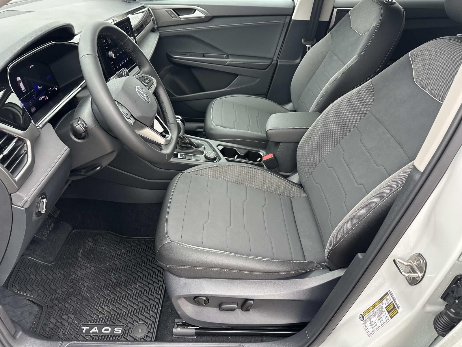 2026 Volkswagen Taos 1.5T SE Black