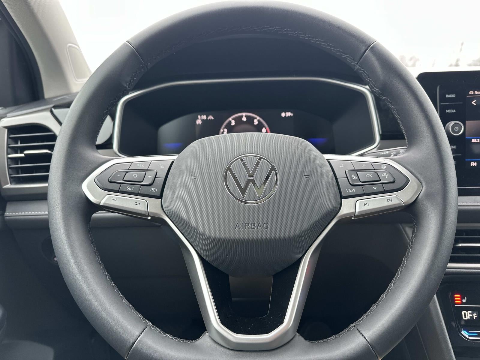 2026 Volkswagen Taos 1.5T SE Black