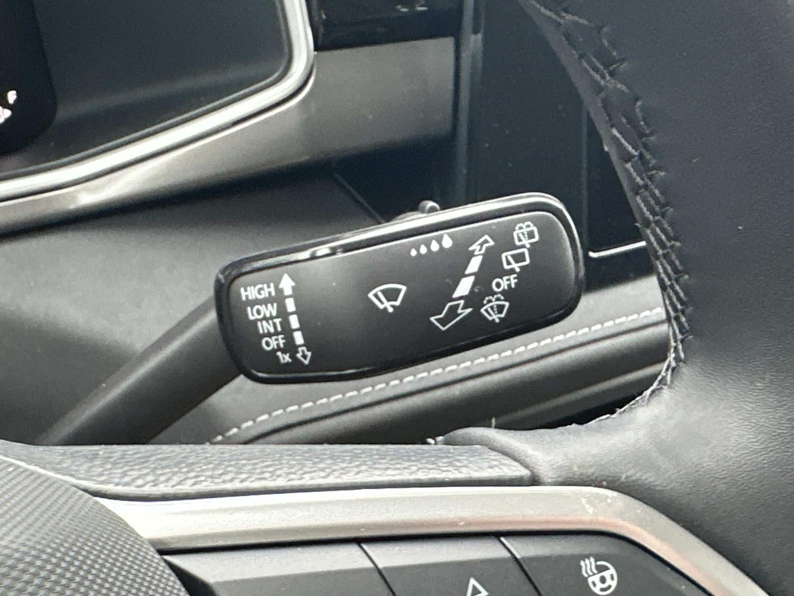 2026 Volkswagen Taos 1.5T SE Black