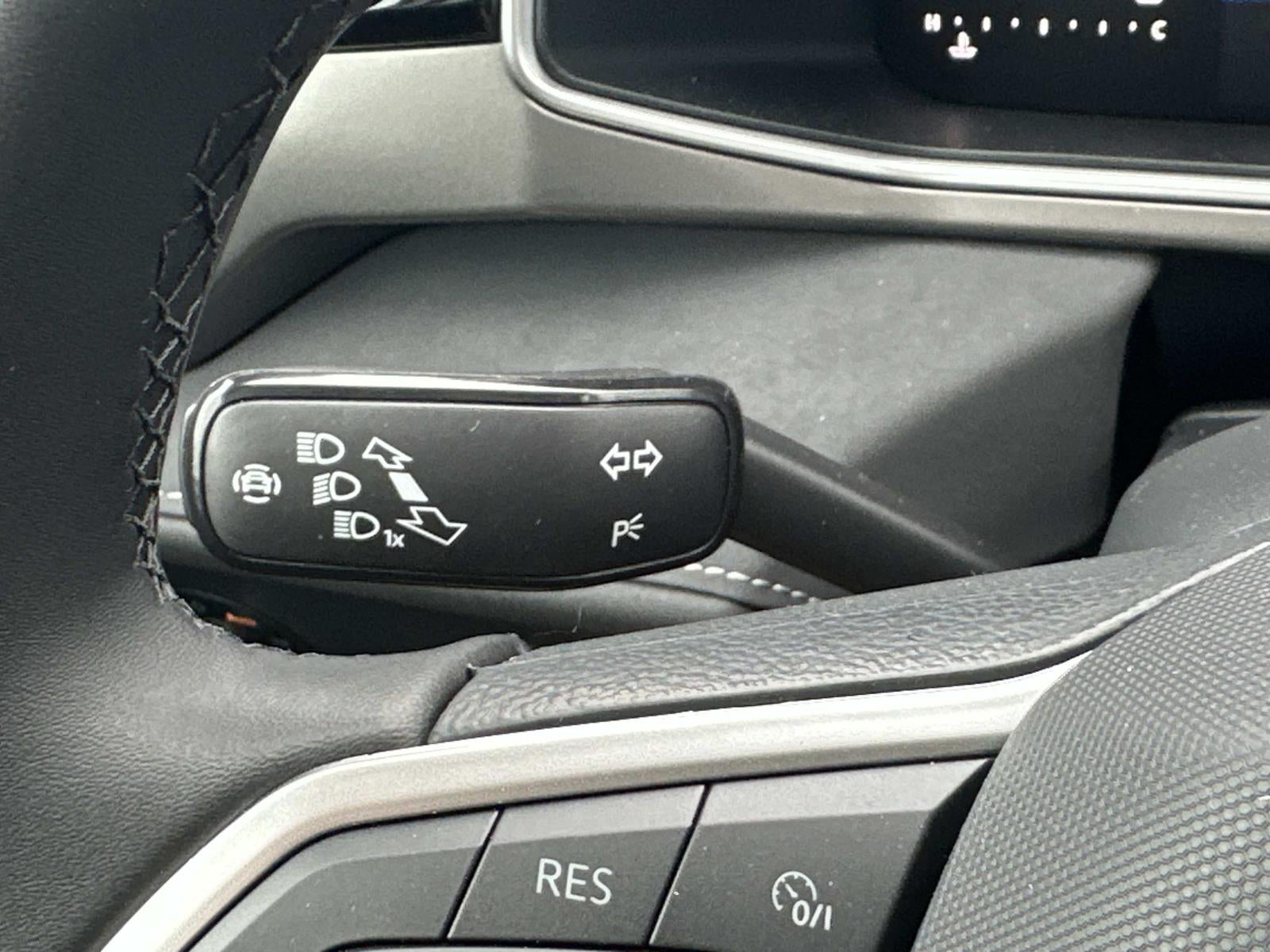 2026 Volkswagen Taos 1.5T SE Black