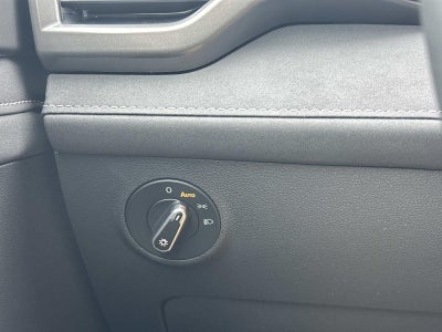 2026 Volkswagen Taos 1.5T SE Black