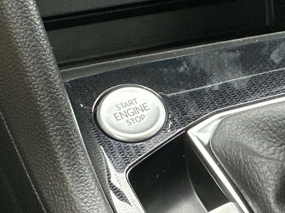 2026 Volkswagen Taos 1.5T SE Black