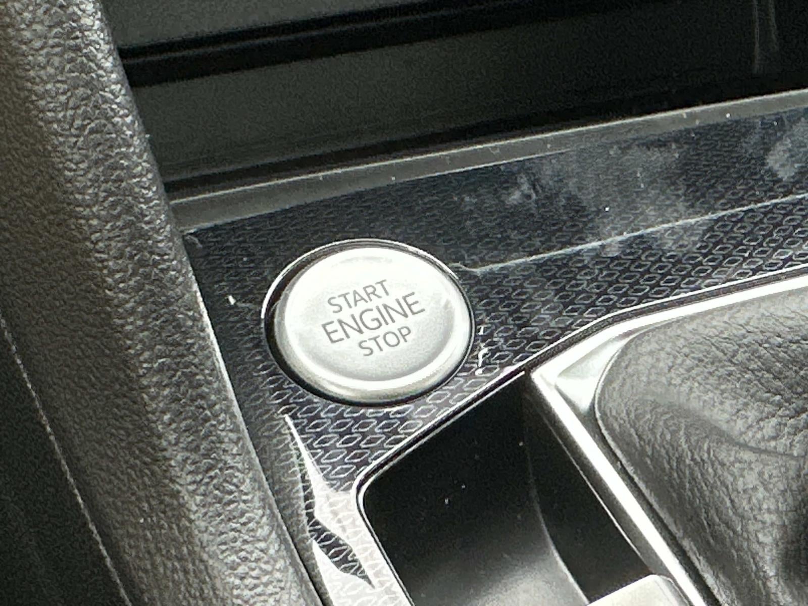 2026 Volkswagen Taos 1.5T SE Black