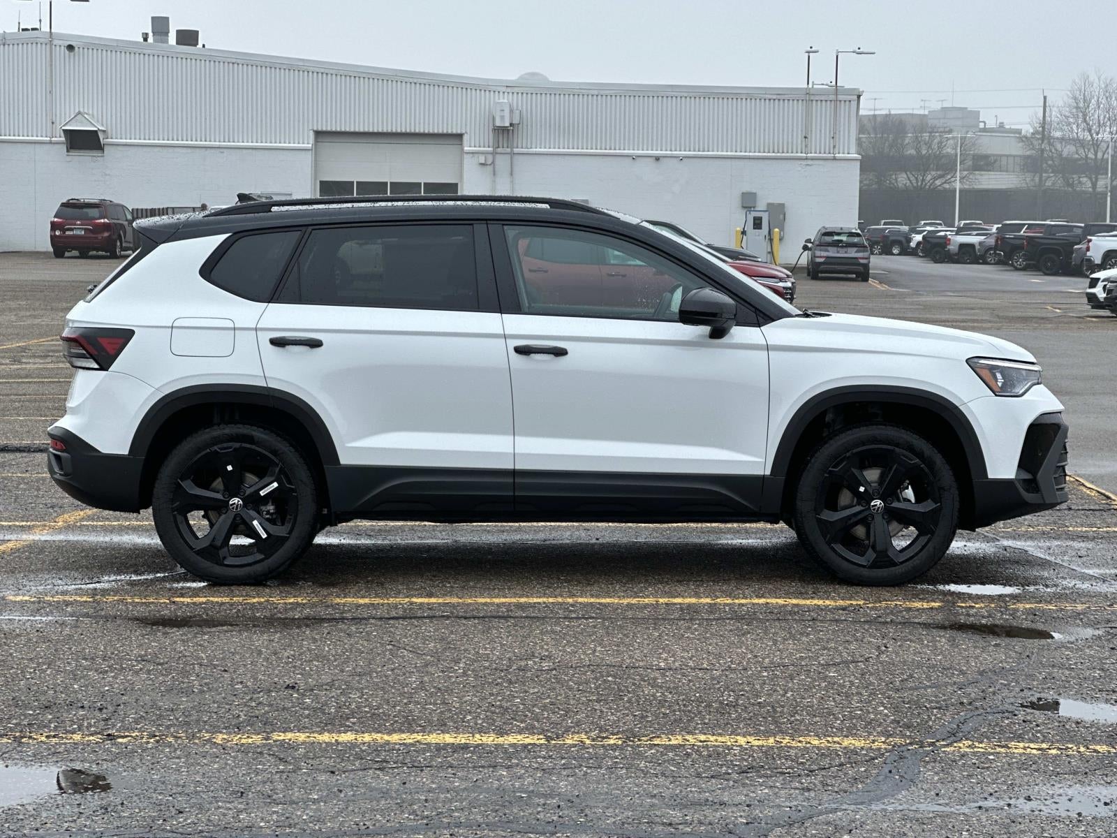 2026 Volkswagen Taos 1.5T SE Black