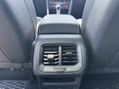 2025 Volkswagen Taos SE Black 4MOTION