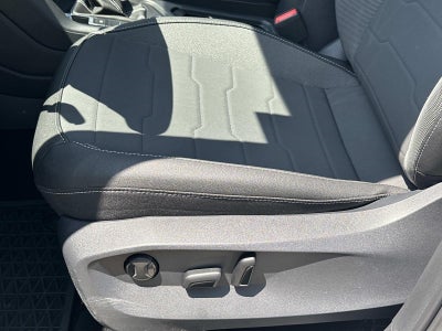 2025 Volkswagen Taos SE Black 4MOTION