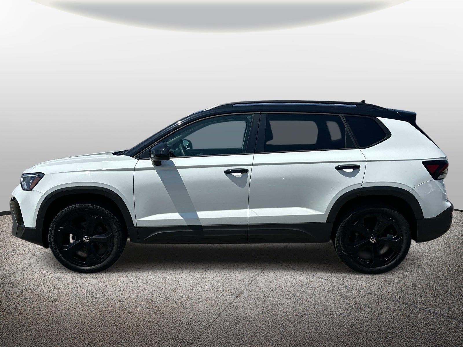 2025 Volkswagen Taos SE Black 4MOTION