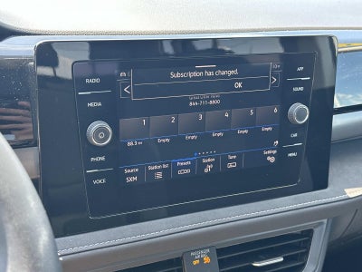 2025 Volkswagen Taos SE Black 4MOTION