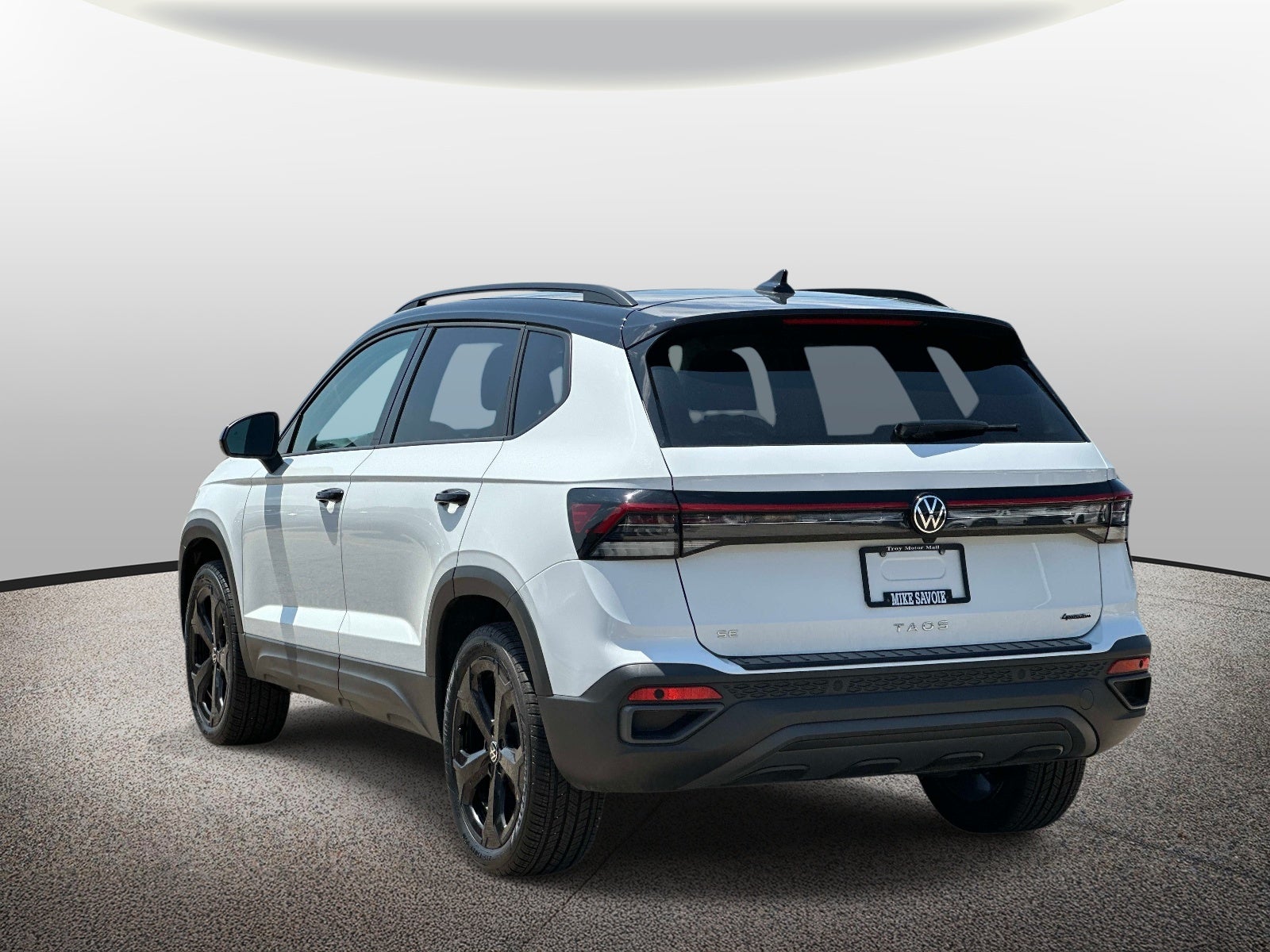 2025 Volkswagen Taos SE Black 4MOTION