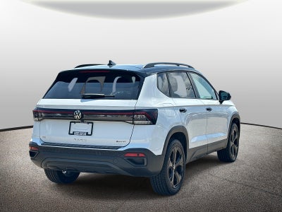 2025 Volkswagen Taos SE Black 4MOTION