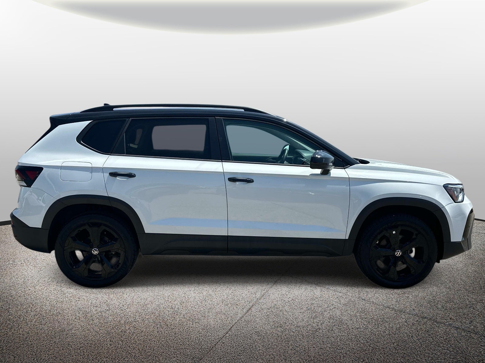 2025 Volkswagen Taos SE Black 4MOTION
