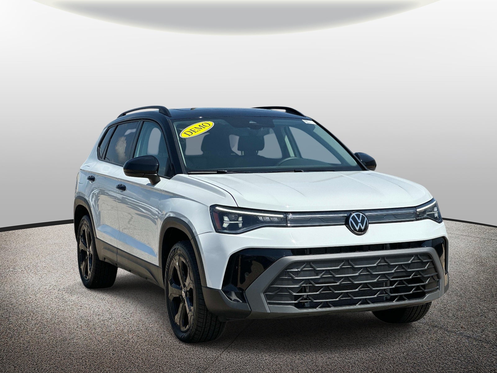 2025 Volkswagen Taos SE Black 4MOTION