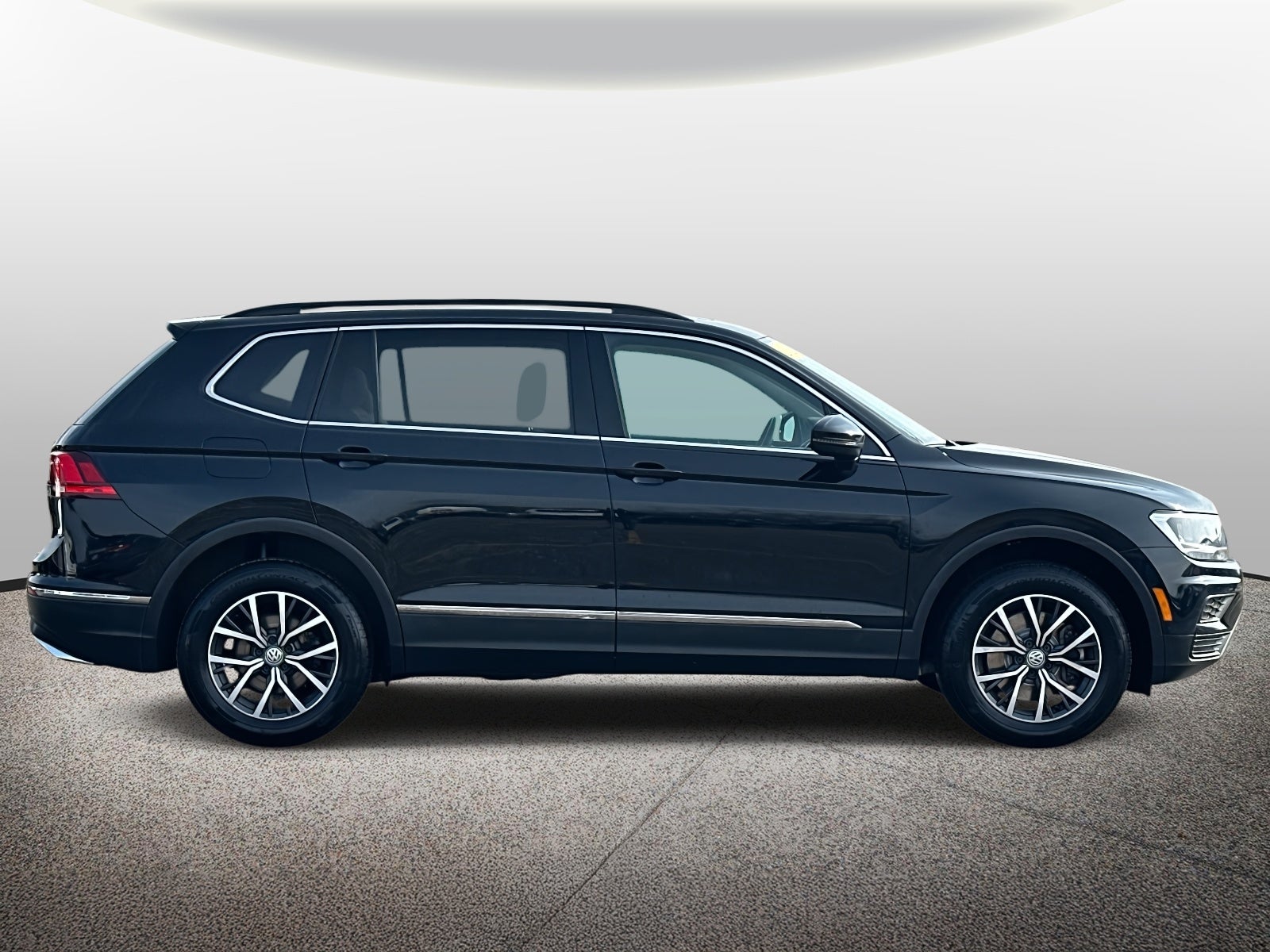 2020 Volkswagen Tiguan 2.0T SE FWD